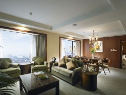 ���� ����� Traders Hotel 5*