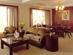 ���� ����� Traders Hotel 5*