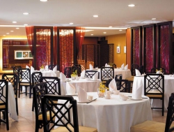 ���� ����� Traders Hotel 5*