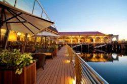 ���� ����� Fullerton Bay 5*