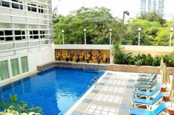   First Hotel Bangkok 3*