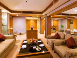 ���� ����� The Twin Towers 4*