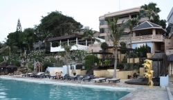 ���� ����� Golden Cliff House 3*