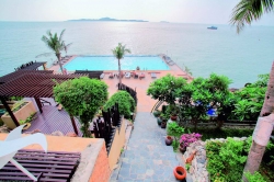 ���� ����� Golden Cliff House 3*