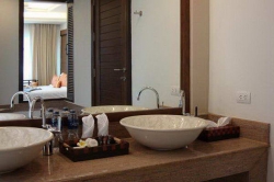 ���� ����� Ravindra Beach Resort & SPA 4*
