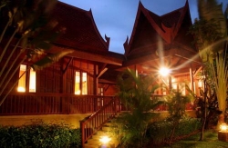 ���� ����� At Panta 4*