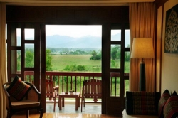 ���� ����� At Panta 4*