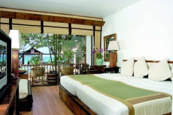 ���� ����� Mom Tri's BoathouseE 4*
