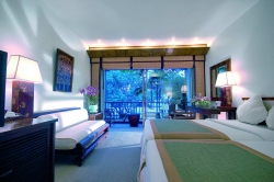 ���� ����� Mom Tri's BoathouseE 4*