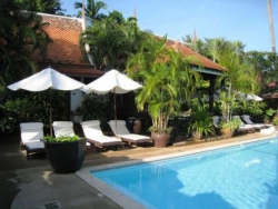 ���� ����� The White House 4*