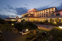   Waterfront Airport Hotel and Casino 4*