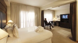 ���� ����� Dolmen 4*