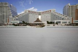 ���� ����� Me Cancun 5*