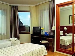 ���� ����� Montcada 4*