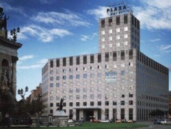 ���� ����� Plaza 4*