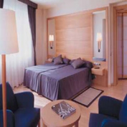 ���� ����� Universal 4*