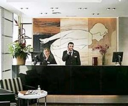 ���� ����� Universitat 4*