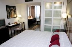 ���� ����� Universitat 4*