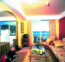 ���� ����� Camp de Mar Hotel 4*