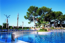���� ����� Camp de Mar Hotel 4*