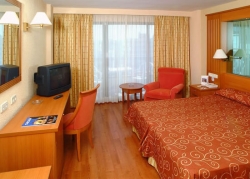 ���� ����� Tryp Bosque 3*