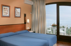���� ����� Confortel Caleta Park 4*