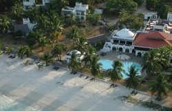   Jacaranda Indian Ocean Beach Resort 4*