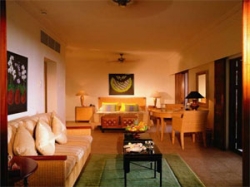   Hilton Mauritius Resort & Spa  3*