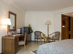 ���� ����� Golden Tulip Farah 5*