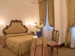 ���� ����� HOTEL MONACO and  GRAND CANAL 4*