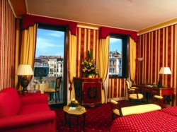 ���� ����� PALAZZO SANT ANGELO SUL CANAL GRANDE 4*