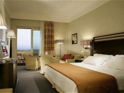   Crowne Plaza Hotel St Peter's 4*