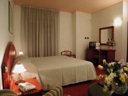���� ����� Siracusa 4*