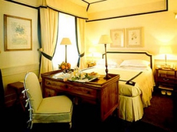���� ����� LUNGARNO SUITES 4*