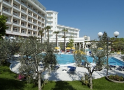 ���� ����� LA RESIDENCE and IDROKINESIS 4*