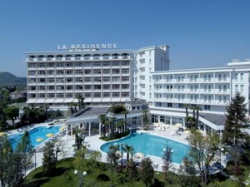 ���� ����� LA RESIDENCE and IDROKINESIS 4*