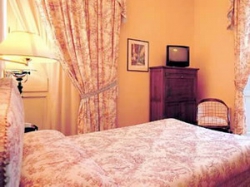 ���� ����� HOTEL PLAZA E DE RUSSIE 4*