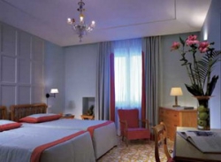 ���� ����� L`ALBERGO DELLA REGINA ISABELLA (LACCO AMENO) 5*