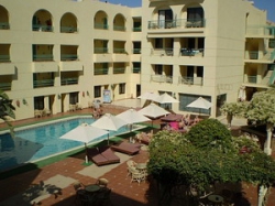 ���� ����� LA PERLA 4*