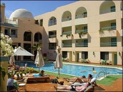 ���� ����� LA PERLA 4*