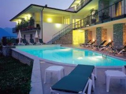 ���� ����� LA PERLA 4*