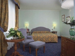 ���� ����� PLAZA 4*