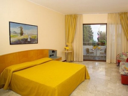 ���� ����� HOTEL CAPARENA AND WELLNESS CLUB (TAORMINA) 4*