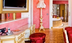���� ����� Royal 4*