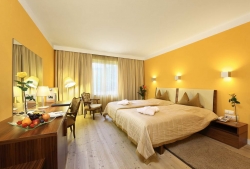 ���� ����� Schloss Weikersdorf  Baden Thermal Resort 4*