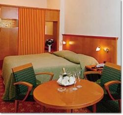 ���� ����� Am Opernring 4*