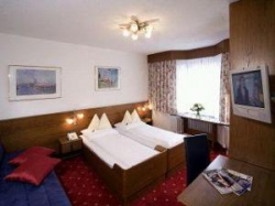 ���� ����� Maximilian 4*
