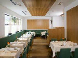 ���� ����� Maximilian 4*