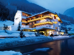 ���� ����� Gradiva Apartments 3*