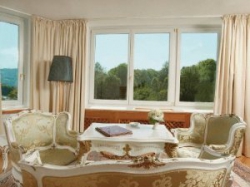 ���� ����� Schloss Moenchstein 5*